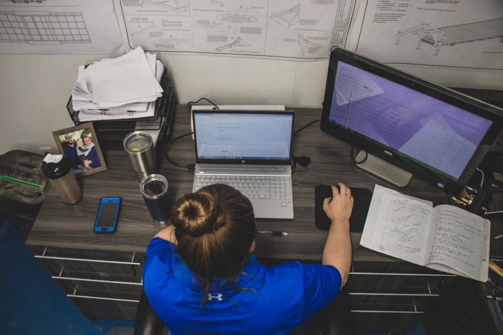 Photo Busy desk